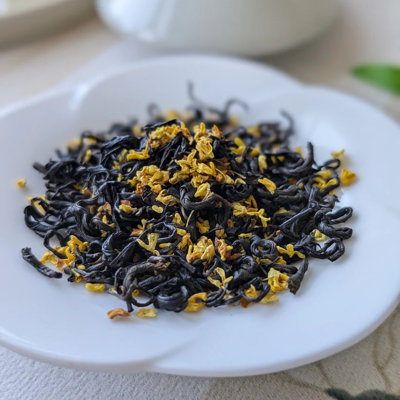 Tè nero con fiori di osmanto