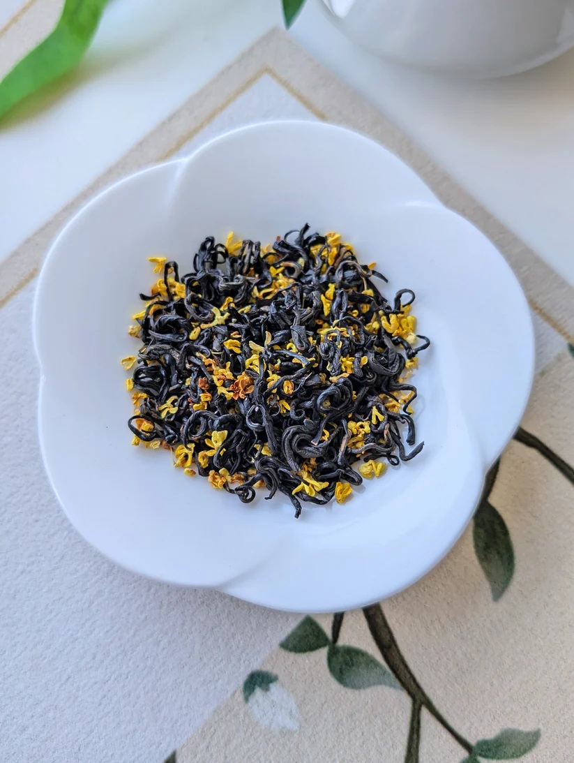 Tè nero con fiori di osmanto
